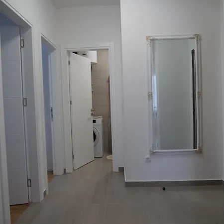 Stan Na Dan Ada Banjaluka * באניה לוקה