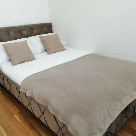 Stan Na Dan Ada Banjaluka Apartment *